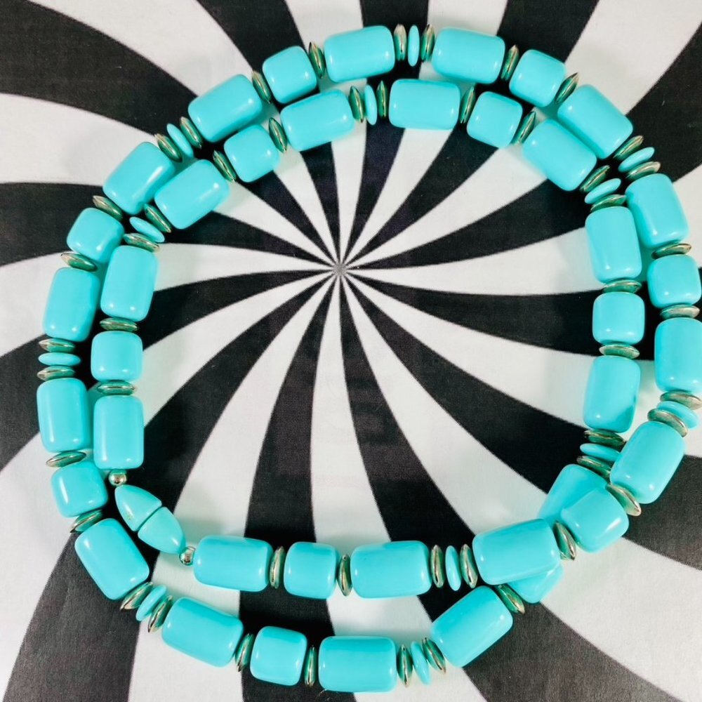 Vintage High end Lucite - glass? aqua barrel bead necklace screw clasp